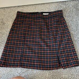 Loft Mini Skirt w/pockets!! Size 4
